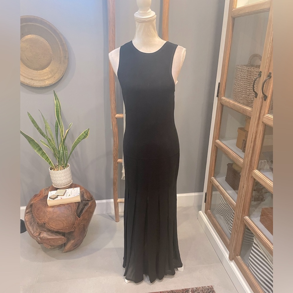 LaLavon black stretch pleated dress